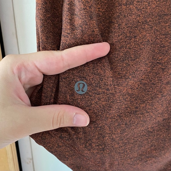 Lululemon Mens Short Sleeve Shirt - Picture 3 of 3